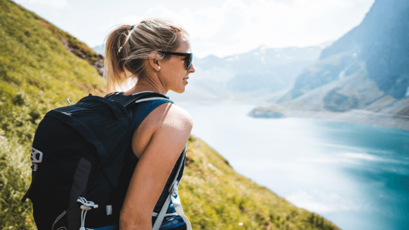 Bergabenteuer & Muskelkraft – Wie du deine Outdoor-Leistung (pflanzlich) oder clean unterstützt