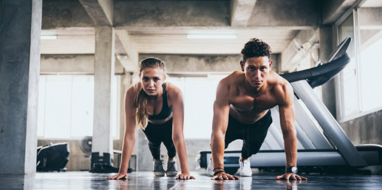 Kraftaufbau in der Off-Season: Die Rolle biologischer Proteine im Hypertrophietraining